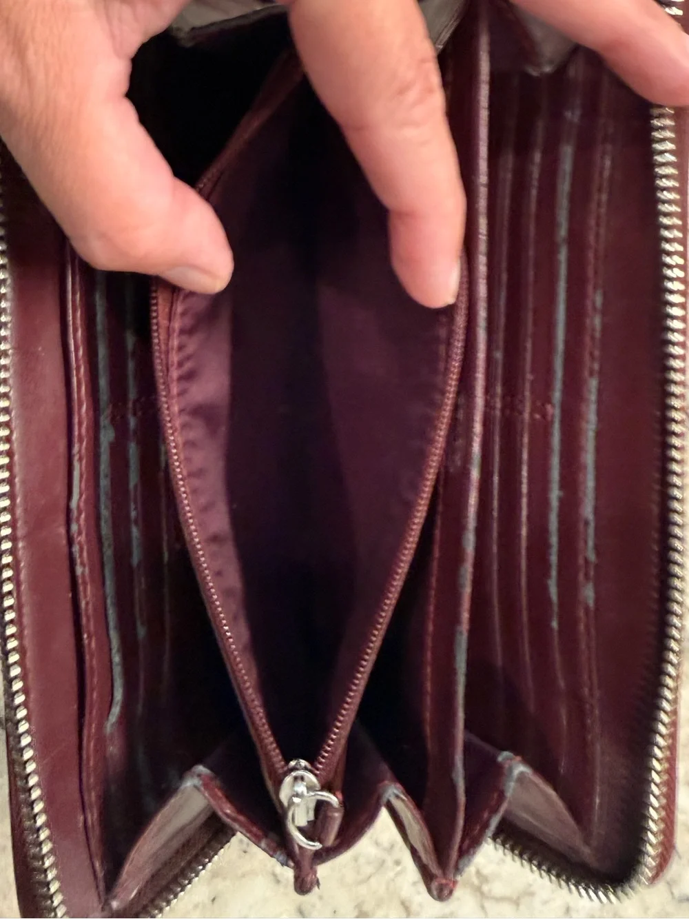 Coach EUC Burgundy Soho Signature Canvas Wallet w/Buckle